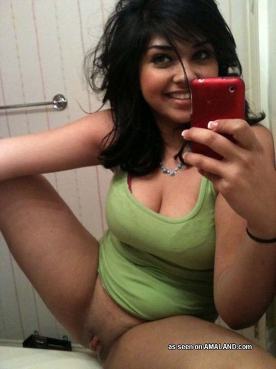 На порно фото с телефона упругие груди молоденьких девах